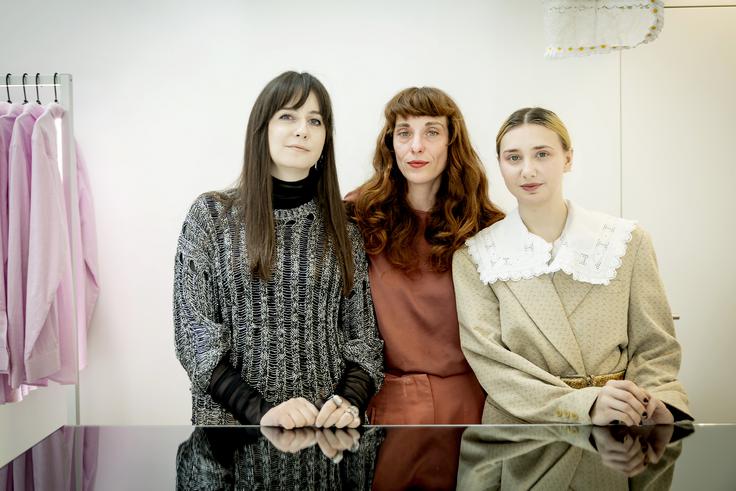 Osebne stilistke v trgovini LJFW shop so Kaja Bakan, Nina Jagodic in Ela Mejač. | Foto: Ana Kovač
