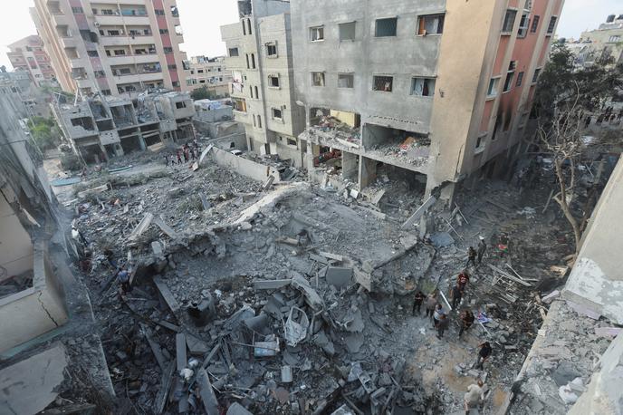 Gaza | Izraelske sile so v več kot devetmesečni ofenzivi v Gazi po zadnjih podatkih skupno ubile že najmanj 38.345 ljudi.  | Foto Reuters
