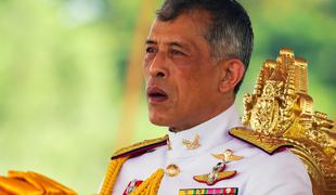 Tajski kralj se je z 20 ljubicami samoizoliral na Bavarskem