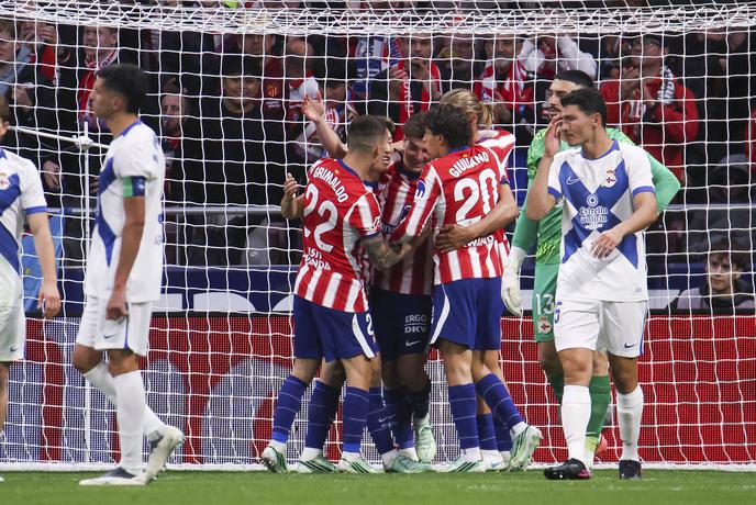 Oblakovi nadaljevali zmagoviti niz, oči uprte v el clasico