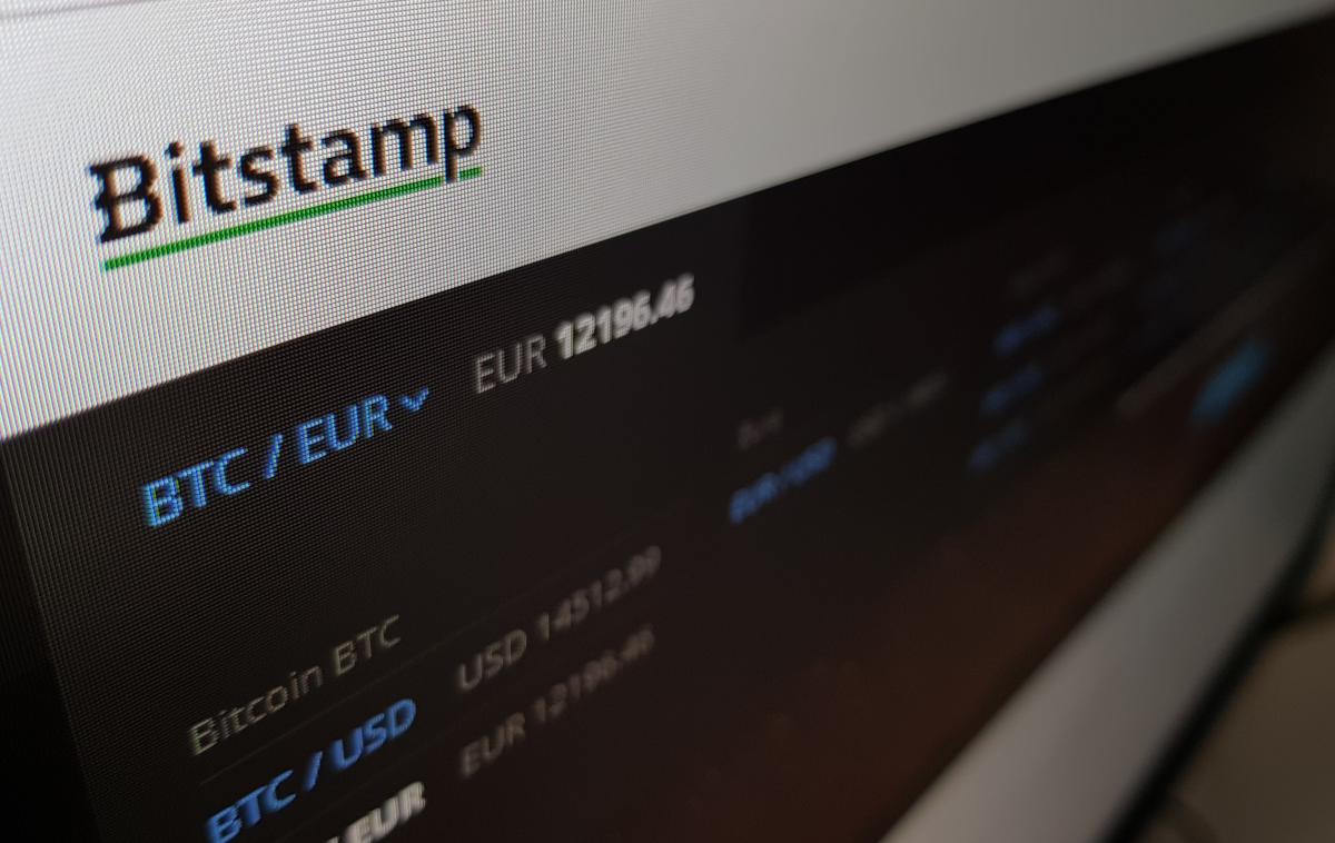 Bitstamp | Začetna spletna stran borze s kriptovalutami Bitstamp. Tale fotografija je sicer nastala v začetku tega leta, ko so bile cene kriptovalut še vedno blizu rekordnih.  | Foto Matic Tomšič