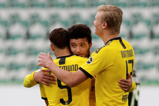 Borussia Dortmund je v bundesligi zmagala že petič zapored. | Foto: Reuters