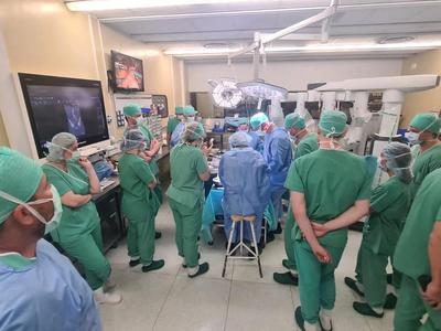 UKC ob odhodu ortopedov: Število zaposlenih zadnjih sedem let vsako leto raste