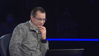 Tekmovalec v Milijonarju navdušil: poglejte, pri katerem vprašanju se je šele ustavil #video
