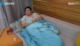 Mojca padla v džakuziju in si spet poškodovala peto #video