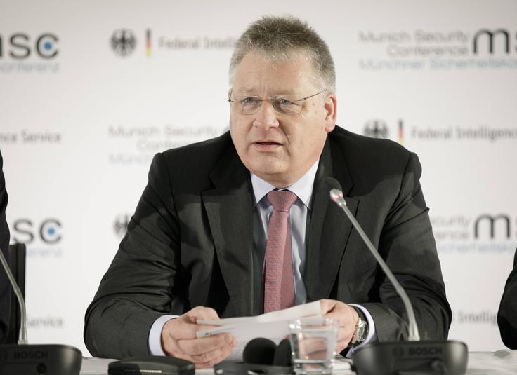 Vodja nemške Zvezne obveščavalne službe (BND) Bruno Kahl je prepričan, da bo Vladimir Putin v prihodnosti preizkusil odločenost članic Nata glede petega člena pogodbe te vojaške organizacije. Omenjeni člen govori o tem, da članice Nata priskočijo na pomoč članici, če je ta napadena. | Foto: Guliverimage