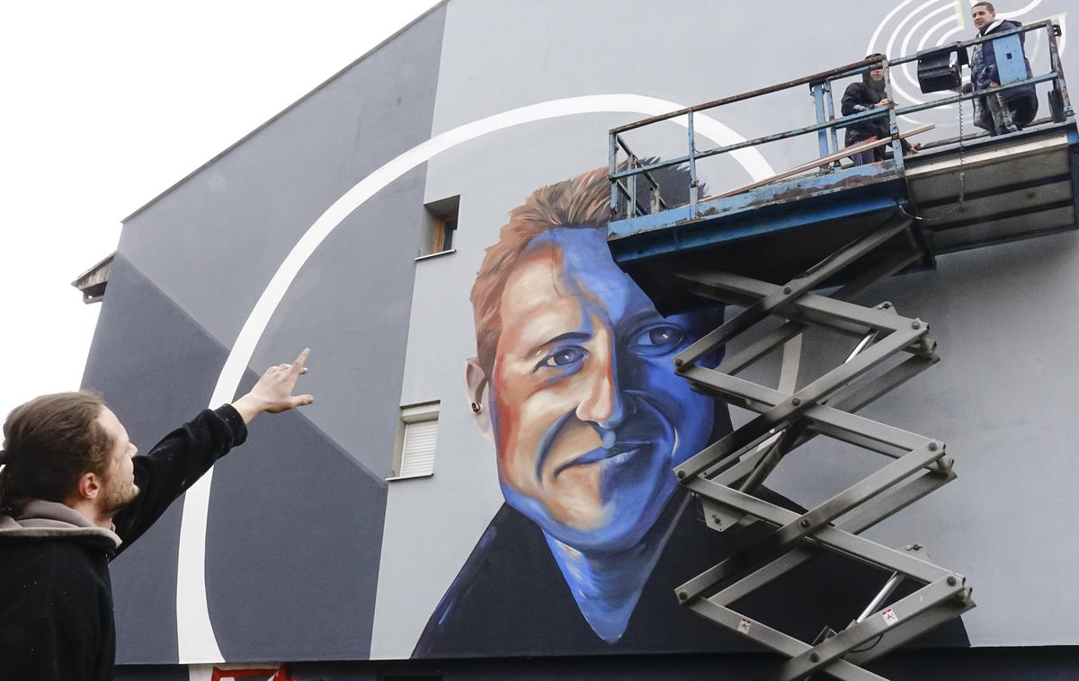 poslikava Schumija | Bosanski umetniki so se z ogromno stensko poslikavo poklonili Michaelu Schumacherju. | Foto Guliverimage