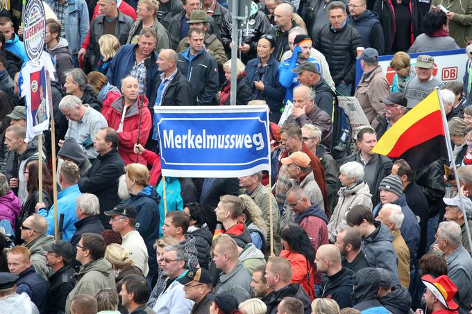 V Nemčiji se vse bolj krepi nasprotovanje Angeli Merkel, zlasti v vzhodnih zveznih deželah. Velike volilne uspehe je doživela tudi Alternativa za Nemčijo (AfD), ki nasprotuje politiki odprtih vrat za begunce in migrante. | Foto: Reuters