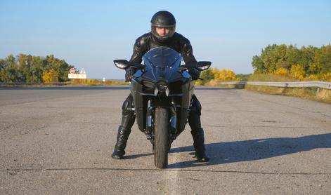 Na cesti se ne splača improvizirati: motoristova priprava šteje