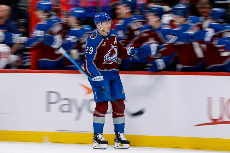 Nathan MacKinnon je že pri 40. zadetkih. | Foto: Reuters