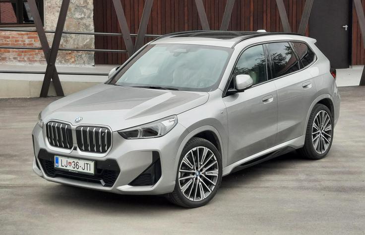 BMW iX1 | Foto: Aleš Črnivec