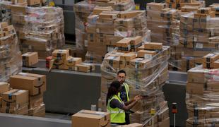 Amazon bo dvignil minimalno urno postavko na 15 dolarjev