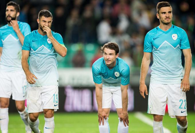 Prvi reprezentančni nastop sta na tekmi s Turčijo vpisala (tudi) Miha Mevlja in Jure Matjašič, Bojan Jokić pa je nosil kapetanski trak. | Foto: 