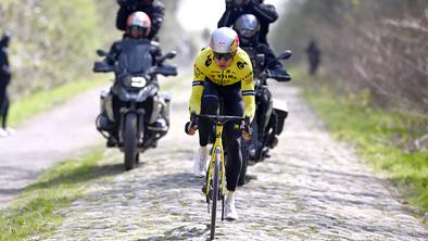 Že na ogledu skoraj katastrofa za Wouta van Aerta #video