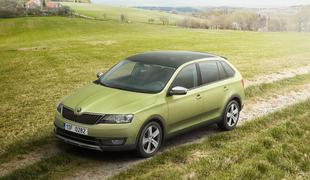 Škoda rapid spaceback scoutline: črni plastični dodatki za mehki terenski videz