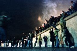 Po padcu berlinskega zidu: razlike med vzhodom in zahodom ostajajo #video
