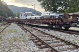 Iztiril se je vlak: nastala materialna škoda v višini več kot sto tisoč evrov