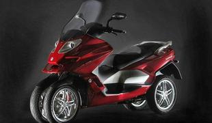 Quadro 4D, prvi serijski štirikolesni skuter