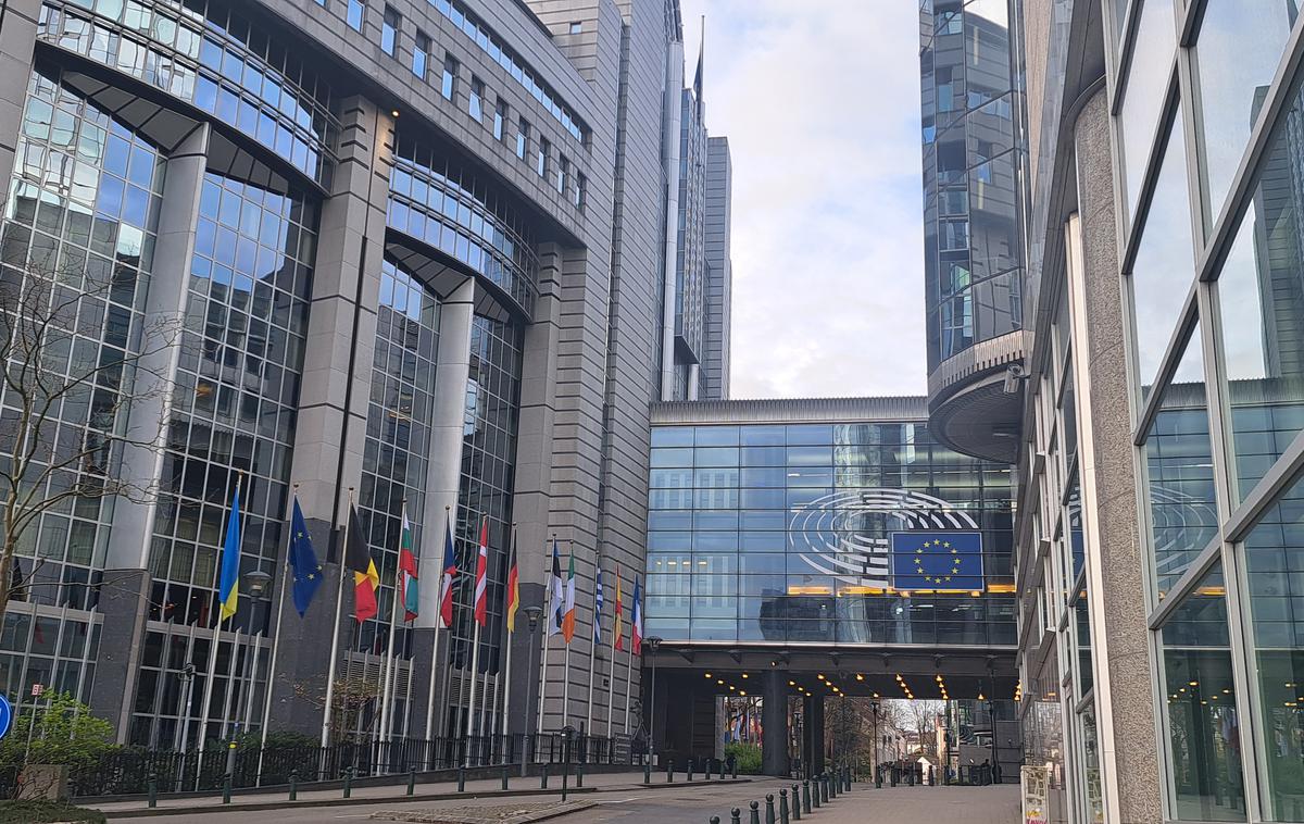 Bruselj EU institucije | Ministri bodo po napovedih neimenovanih evropskih diplomatov med drugim razpravljali o financiranju vojaške pomoči Ukrajini, pri čemer se kot najučinkovitejša možnost omenja uporaba zamrznjenega ruskega premoženja. | Foto K. M.