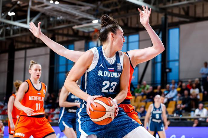 Jessica Shepard | Sloveniji je proti Nizozemski na pomoč priskočila tudi Jessica Shepard. | Foto Aleš Fevžer