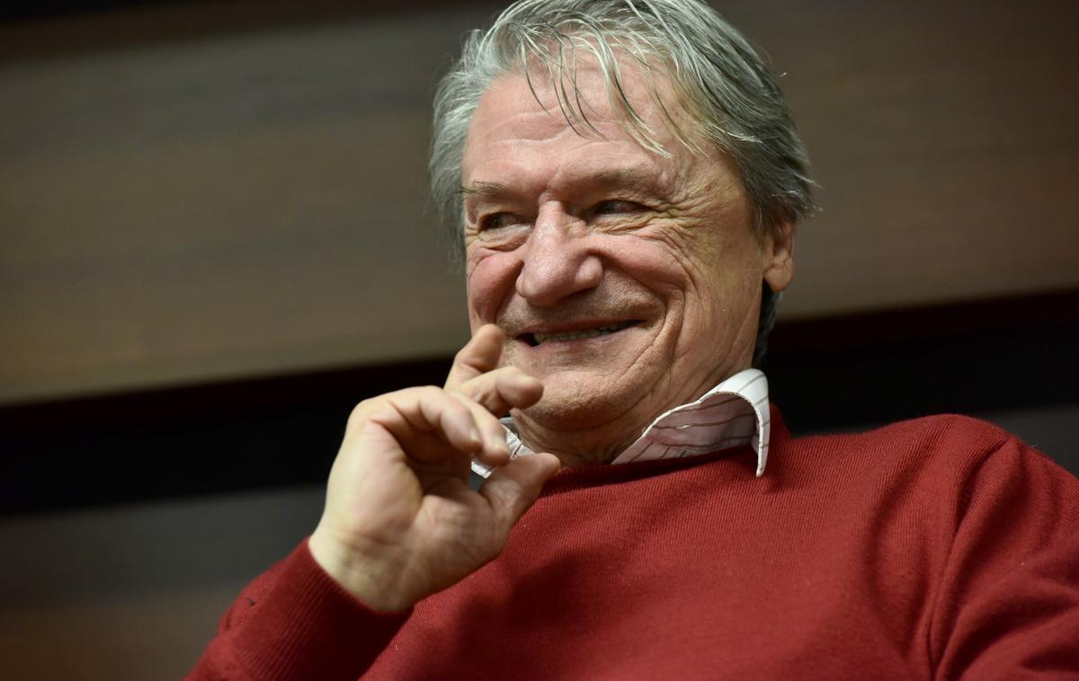 Niko Grafenauer | Pomemben del njegovega opusa predstavljajo tudi pesniške knjige za otroke in mladino, kot so Pedenjped, Nebotičniki, sedite, Majhnica, Skrivnost in Kaj je na koncu sveta, ter uredniško delo, med katerim izstopa antologija Sončnica na rami. | Foto Tamino Petelinšek/STA