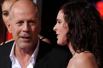 Bruce Willis je jezen na svoje razvajene hčerke