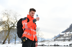 Ko pomoč postane dolžnost, narava pa zadnja avtoriteta