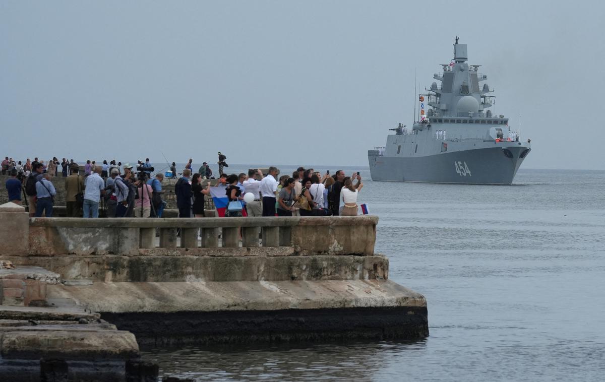 Rusko vojaško plovilo | Poleg podmornice Kazan so na Kubo prispeli ruska fregata Admiral Gorškov, tanker Pašin in vlačilec.  | Foto Reuters