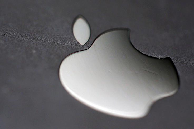 Apple bo imel kmalu priložnost, da znova prehiti Huawei. Za 12. september je napovedana predstavitev novih naprav znamke Apple, skoraj zagotovo bo šlo za pametne telefone iPhone. Zadnje trimesečje vsakega leta je za Apple, ki nove pametne telefone tradicionalno izdaja jeseni, prodajno zelo močno obdobje. Tudi Huawei za letos še ni vrgel puške v koruzo, pričakujemo namreč predstavitev premijskega pametnega telefona Mate 10. | Foto: Reuters