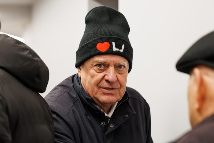 Zoran Janković | Pirati so v skladu s statutom občine v roku 15 dni od sprejema akta zbrali več kot sto podpisov občanov in županu posredovali pobudo za začetek zbiranja podpisov za razpis občinskega referenduma. Janković je referendumsko pobudo zavrnil z obrazložitvijo, da gre za posamični pravni akt, zoper katerega referendum ni dopusten.  | Foto STA