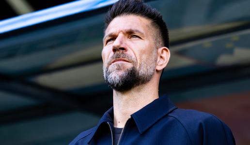 Boštjan Cesar svari pred drugim polčasom iz Stožic