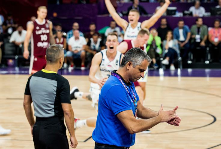 Igor Kokoškov je povsem predan delu in trdno stoji na tleh. | Foto: Vid Ponikvar