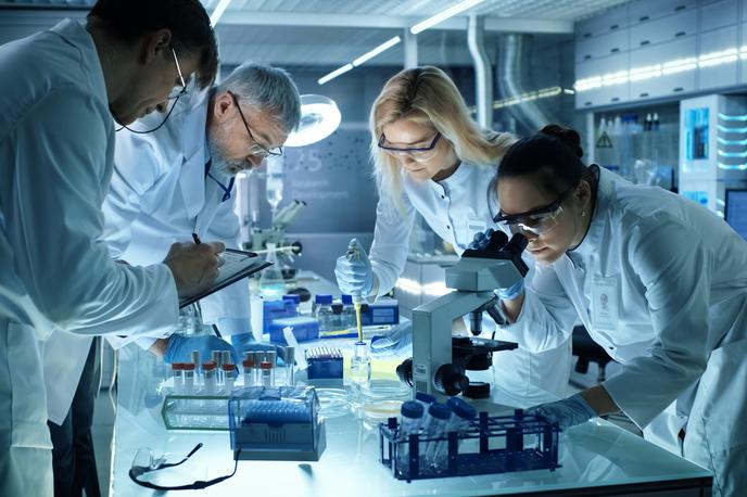 znanost, raziskave | Močan val zanimanja raziskovalcev iz ustanov s sedežem v ZDA za evropske raziskovalne subvencije prihaja sredi vse bolj sovražnega ozračja, ki so ga deležne akademske institucije pod Trumpovo administracijo. | Foto Shutterstock