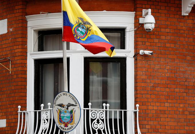 Ekvadorsko veleposlaništvo v Londomu, kjer je od leta 2012 do aprila letos zavetišče našel ustanovitelj WikiLeaksa Julian Assange | Foto: Reuters