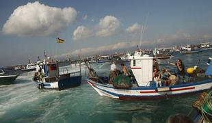 Protest španskih ribičev povzročil napetost in kaos