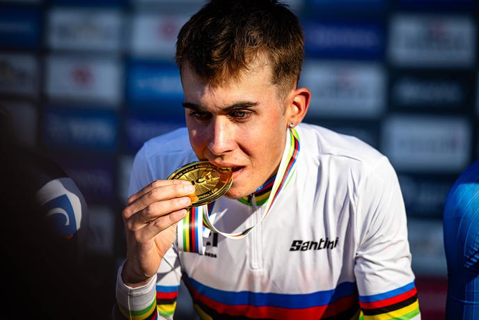 17-letnemu junaku SP grozil suspenz zaradi človeka iz Armstrongove afere