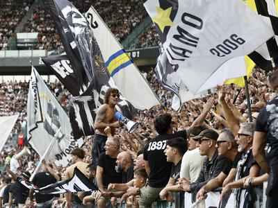 Sramotno početje med minuto molka: klub čaka kazen