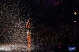 Mati Selene Gomez splavila