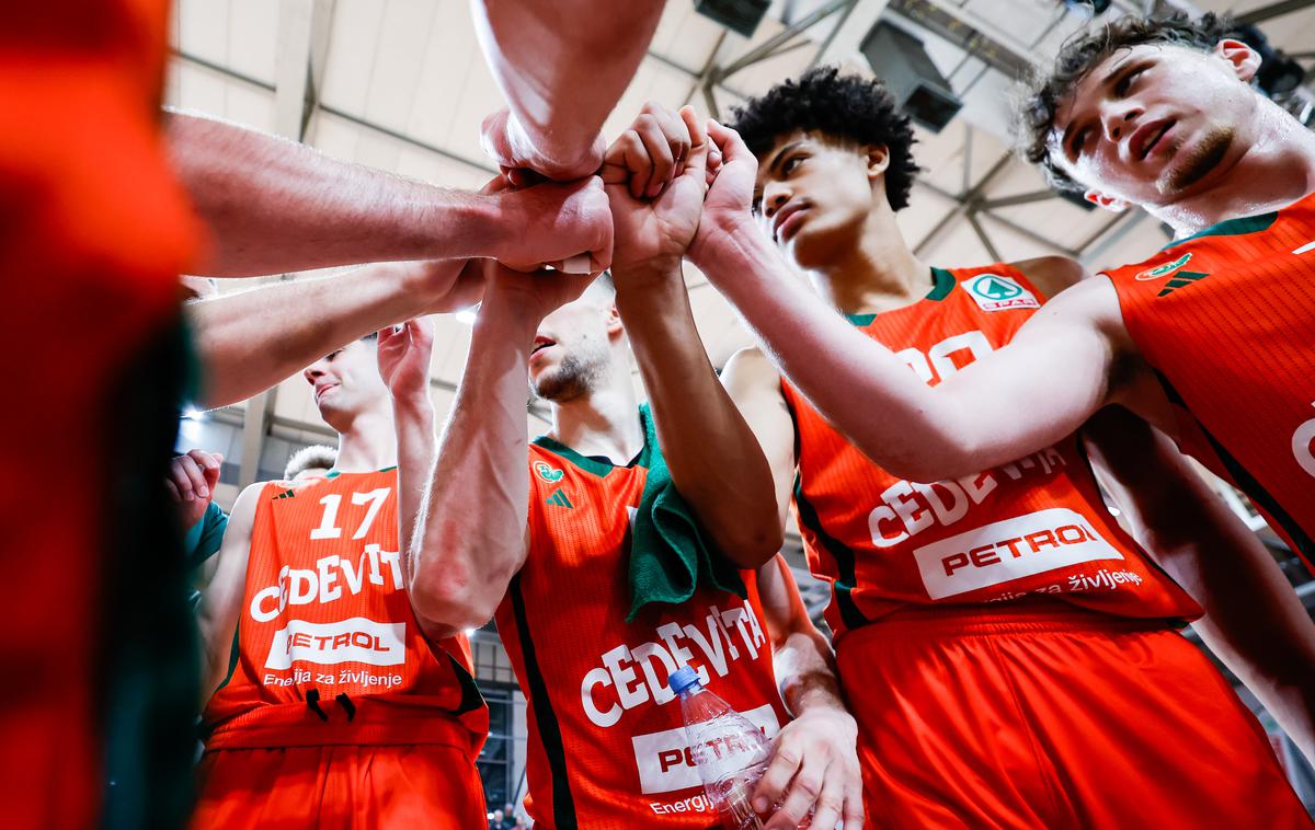 Pokal Spar, polfinale: Cedevita Olimpija - ECE Triglav Kranj | Cedevita Olimpija je upravičila vlogo favorita na prvi polfinalni tekmi pokala Spar. | Foto Aleš Fevžer