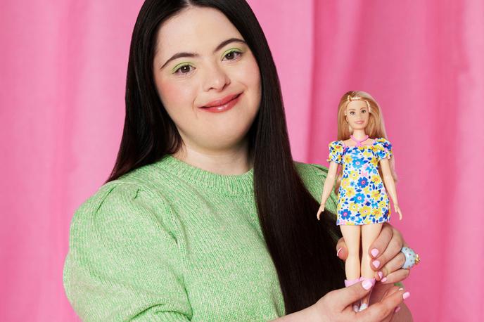 Barbie z Downovim sindromom | Britanska manekenka z Downovim sindromom Ellie Goldstein, velika zagovornica ozaveščanja o tej bolezni, je ob izdaji lutke povedala, da je navdušena. | Foto Reuters
