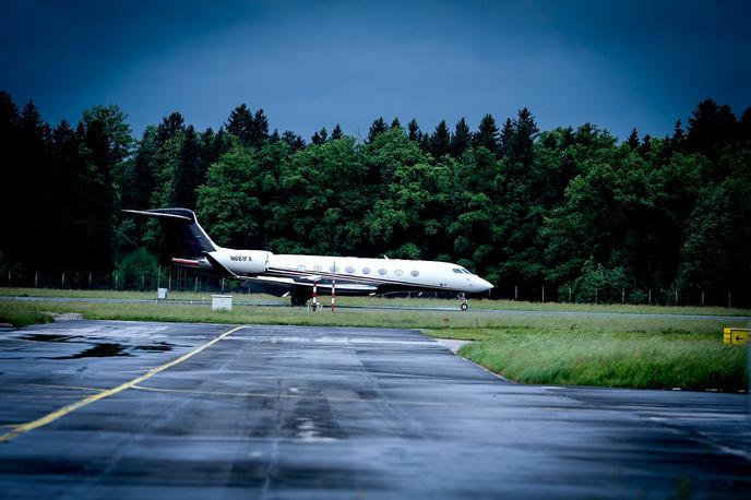 Luka Dončić, prihod Brnik | Luka Dončić se je po koncu sezone v ligi NBA v Slovenijo vrnil z zasebnim letalom Gulfstream G650 ER. | Foto Ana Kovač