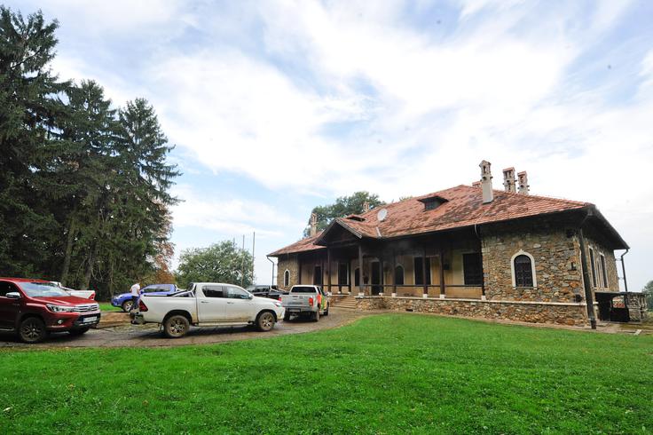 Vila Ravne iz časa avstroogrske monarhije, ki je bila po 2. svetovni vojni nacionalizirana in prirejena za potrebe protokola. | Foto: Jure Gregorčič