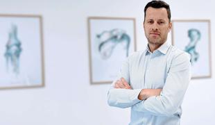 Ortoped dr. Robi Kelc: »Artroza ni konec gibanja, če jo rešujemo pravočasno in celostno«