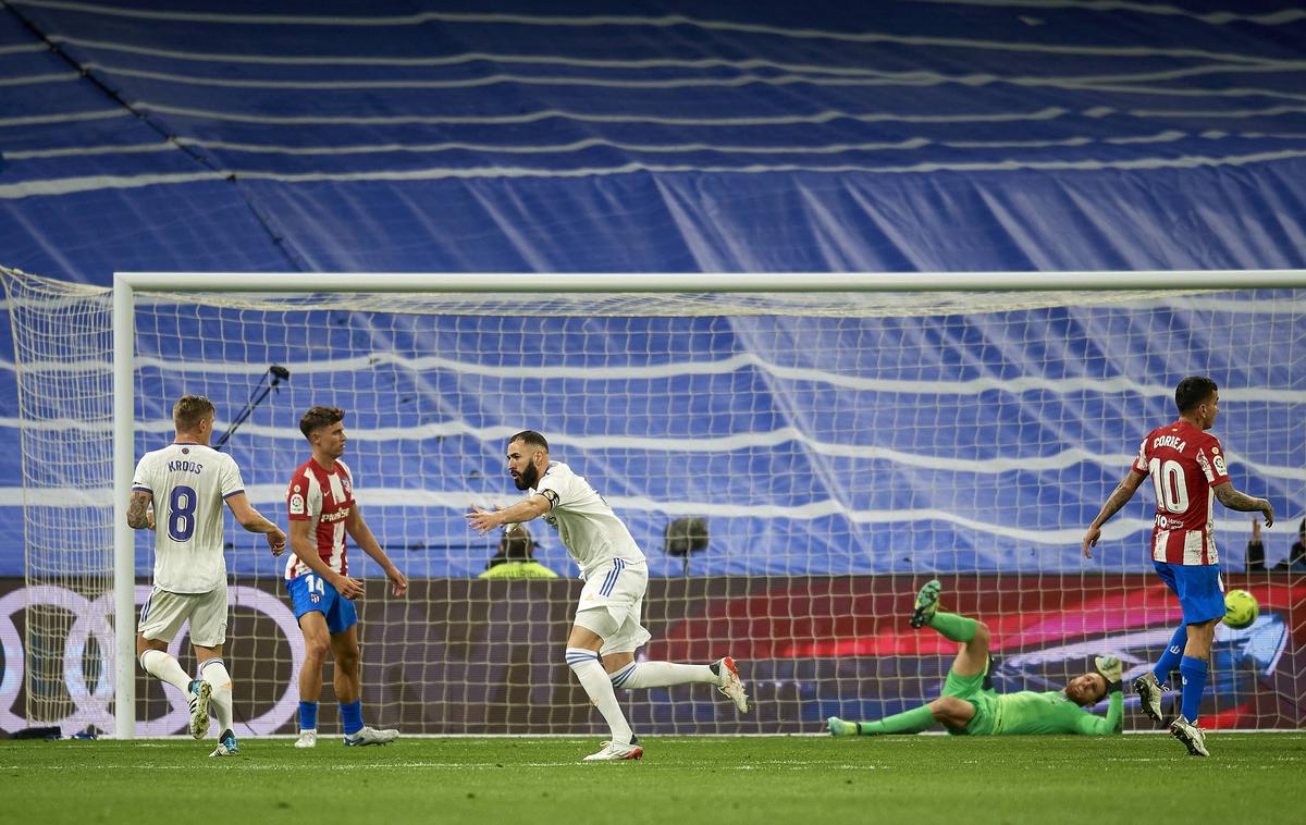 Real Madrid : Atletico Madrid | Karim Benzema je 16. minuti premagal Jana Oblaka. | Foto Guliverimage