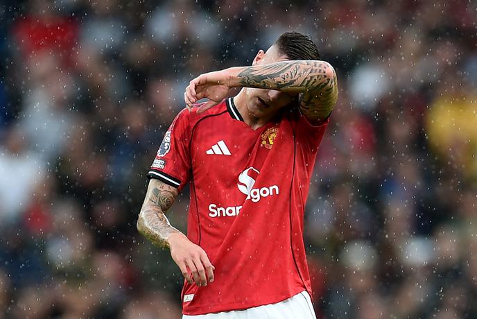 United le do prve zmage, Šeško spet vstopil s klopi, Bijol ni dočakal debija
