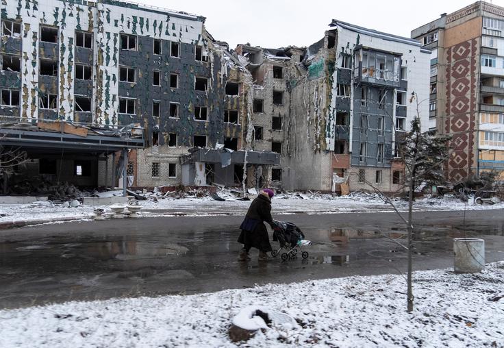 Pred ruskim napadom je v Pokrovsku živelo 60 tisoč prebivalcev.  | Foto: Reuters