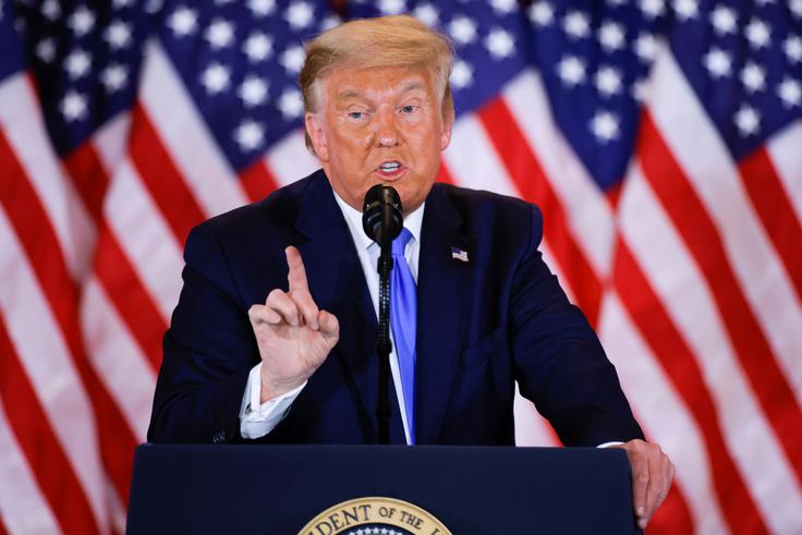 John McCain je nekaj mesecev pred svojo smrtjo v Belo hišo sporočil, naj ameriški predsednik Donald Trump ne pride na njegov pogreb. | Foto: Reuters