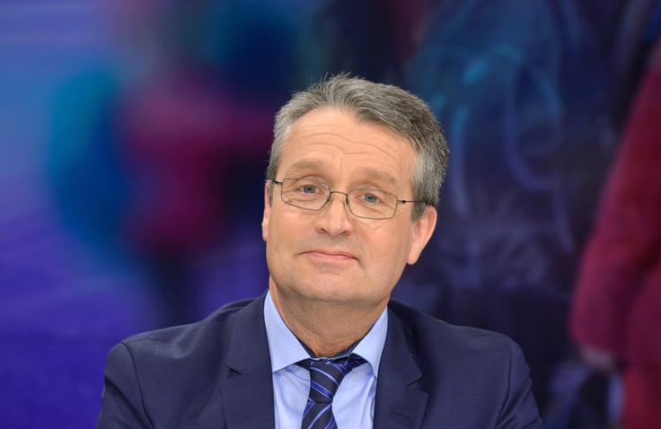 Nemški poslovni novinar Gabor Steingart je v svojem podkastu dejal, da mora Nemčija zdaj plačevati Trumpove carine, orožje za Ukrajino, dražji ameriški utekočinjeni zemeljski plin in politično določeno obrestno mero za ameriške državne obveznice. | Foto: Guliverimage