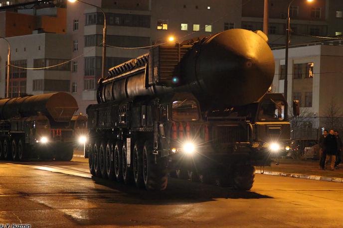 Jedrsko orožje, balistična raketa, RS-24 Yars | Ruska vojaška parada na čelu z medcelinsko balistično raketo RS-24 Yars. | Foto Wikimedia Commons