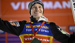 Slovenci rutinirano skozi kvalifikacije, na vrhu pa Japonec